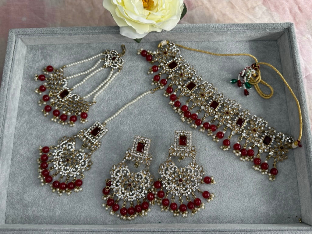 Choker with Passa