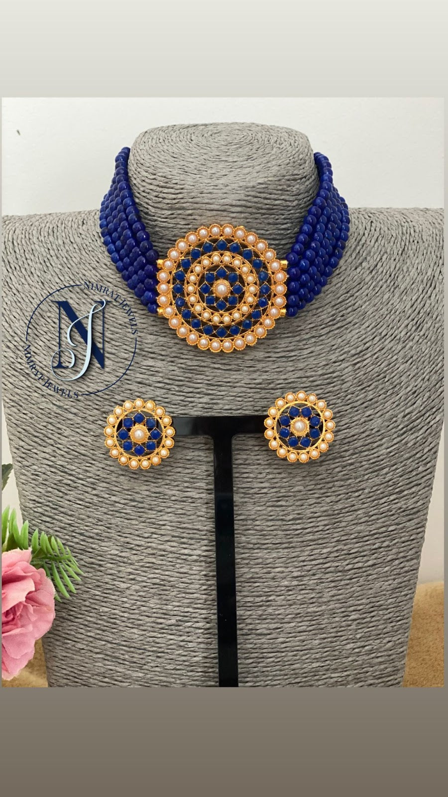 Pearl Choker set with studs