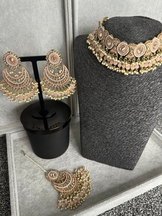 Big Choker with pearls