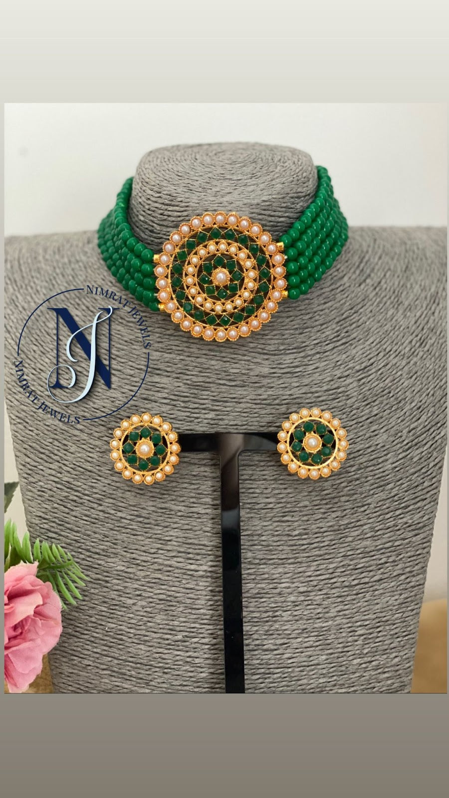 Pearl Choker set with studs