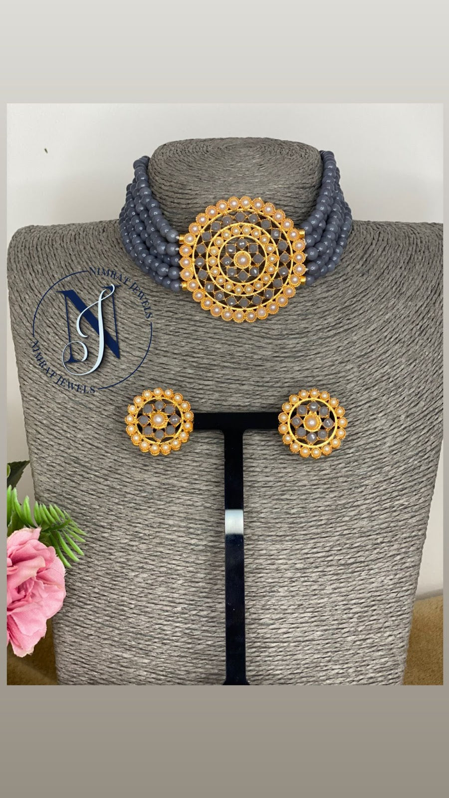 Pearl Choker set with studs