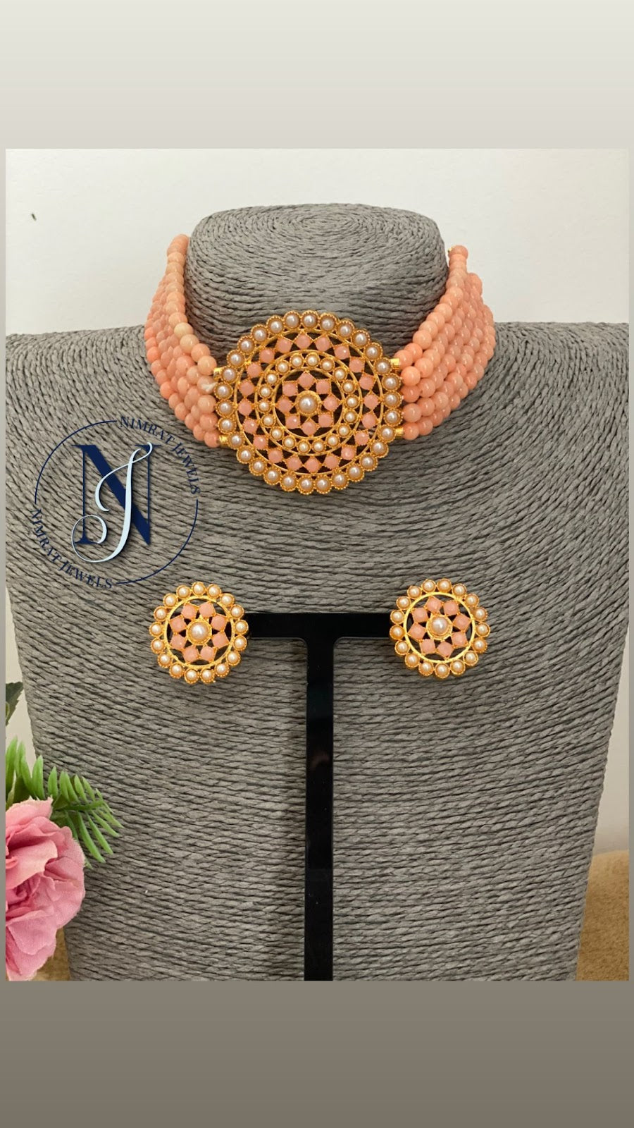 Pearl Choker set with studs