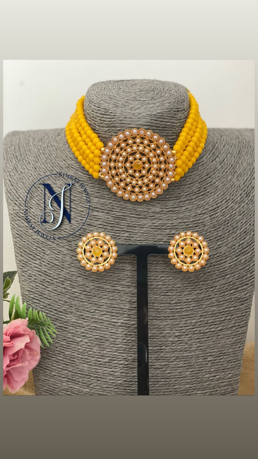 Pearl Choker set with studs